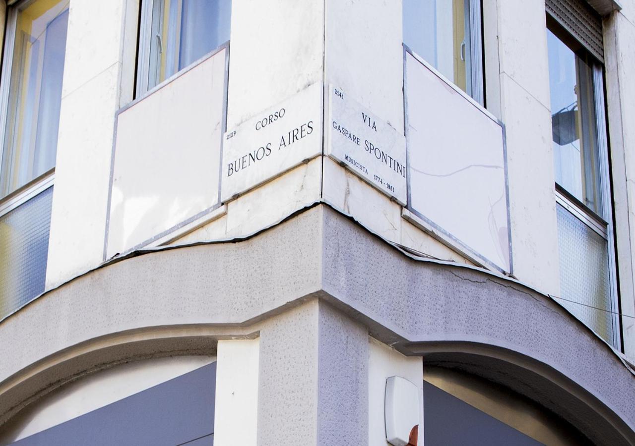 Smart Central Apartments Milan Bagian luar foto