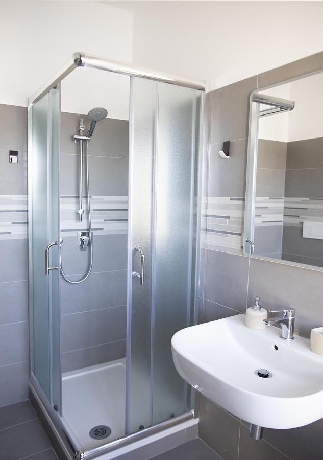Smart Central Apartments Milan Bagian luar foto